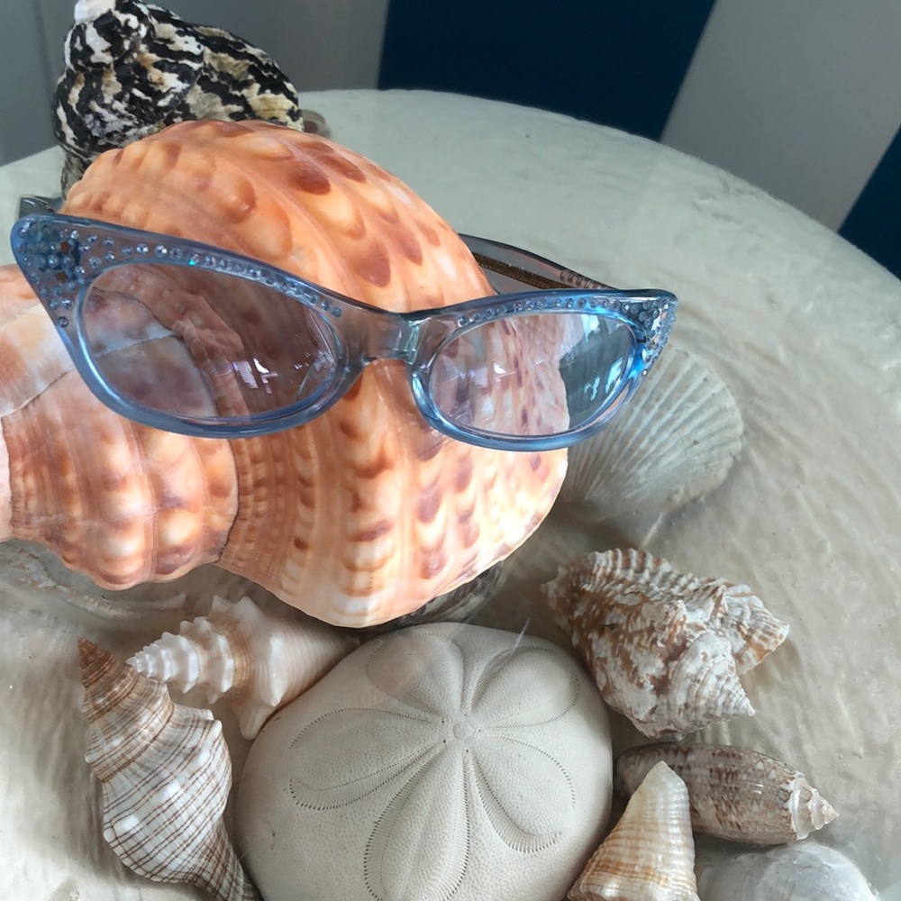 Eye wear